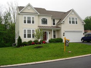 1280 Upland Dr, Fayetteville, PA