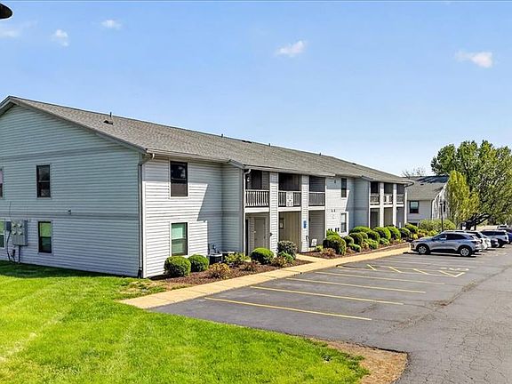 3rd image of 1637 Summergate Pkwy
