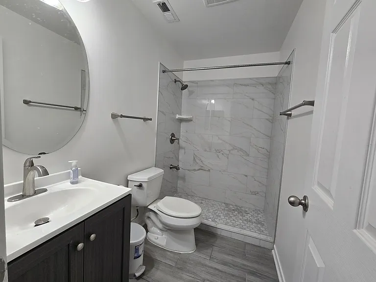 1st Floor Bathroom