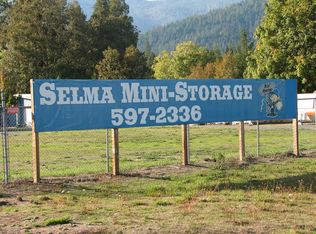 118 Hogue Dr, Selma, OR 97538