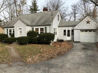 2764 W Lake Dr, Greenfield, IN 46140