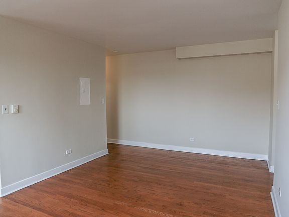 5th image of 5845 N Winthrop Ave #311