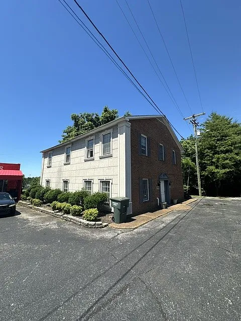 Studio, 1.0 bath, 1400 sqft, $2,000 — Photo 2