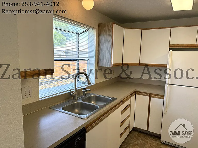 709 9th St SE — Photo 16