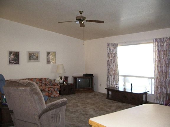 4th image of 505 E Sierra Vista Drive