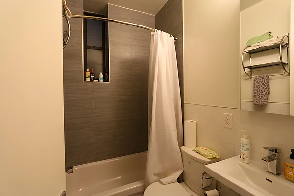 Rented by Compass | media 31