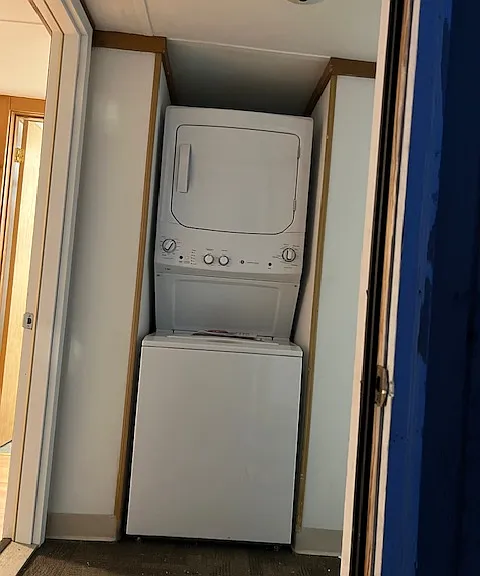 Shared laundry in common corridor with 1 neighbor