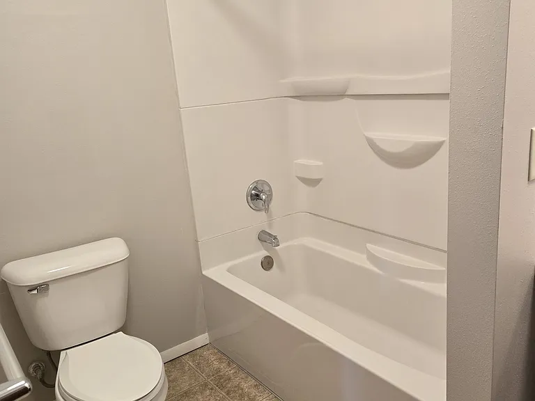 452 S Saint Bernard Dr — Photo 2