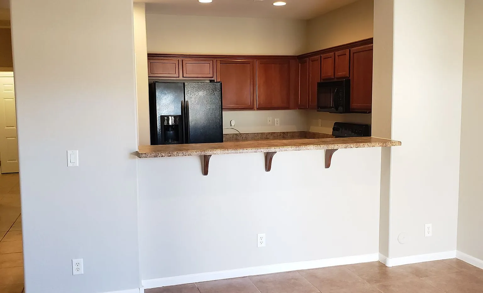 Beautiful Single Level Home in Villages — Photo 4