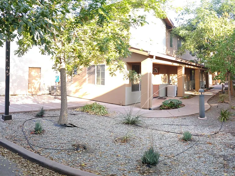 819 H St #14 — Photo 17