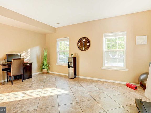 4th image of 303 Camerton Ln