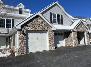 549 Lake Bluff Rd, Thiensville, WI 53092