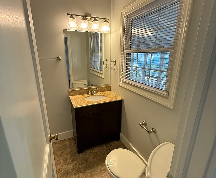 1132 Hipp Rd — Photo 12