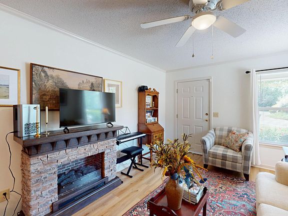 4th image of 2115 Tudor St