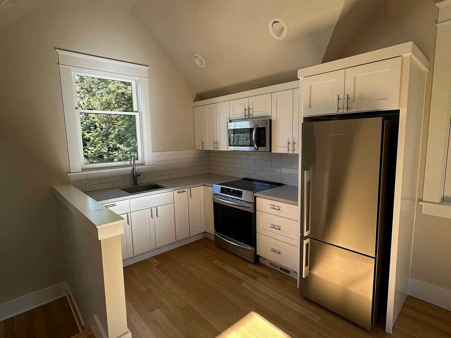 1 bed, 590 sqft, $2,900 — Photo 3