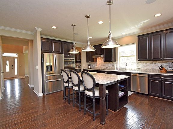 3rd image of 7299 Middleton Ct