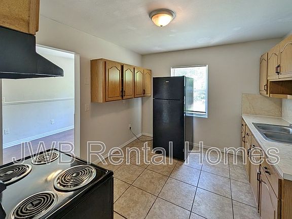 3rd image of 6346 Wilson Blvd