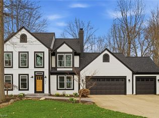 598 Chancellor Cir, Avon Lake, OH