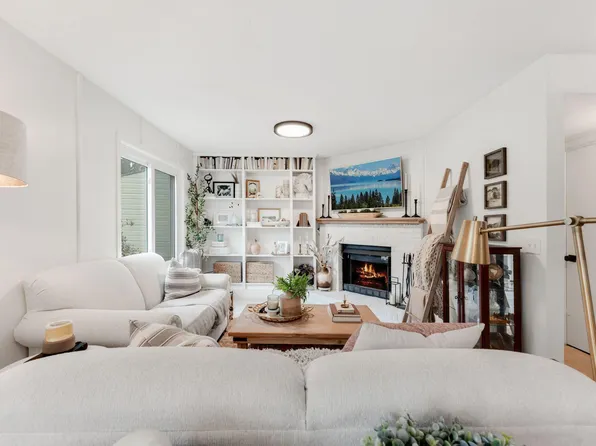 111501 Bender Ct, Chaska, MN 55318