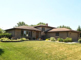 1709 Clemens Rd, Darien, IL 60561