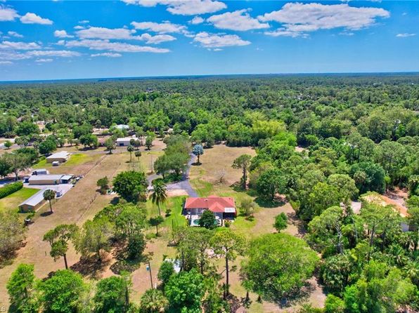 851 19th St SW, Naples, FL 34117