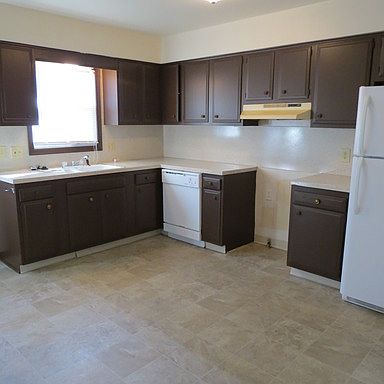 3rd image of 5896 Christie Ave SE