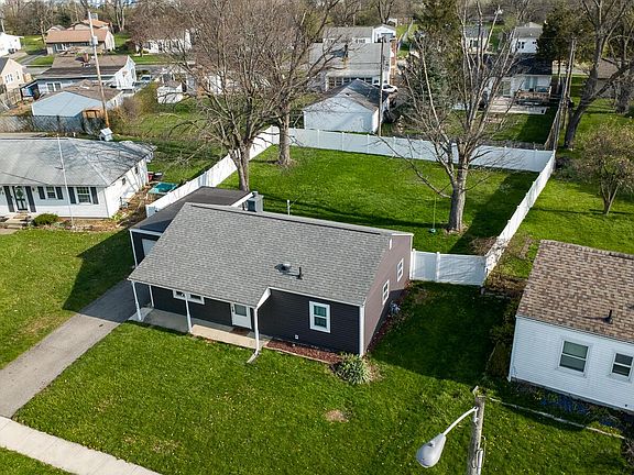2nd image of 464 Yarmouth Ln