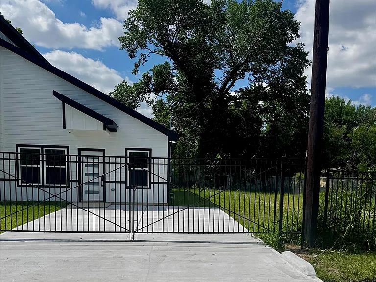 5710 Delmack St #A — Photo 2