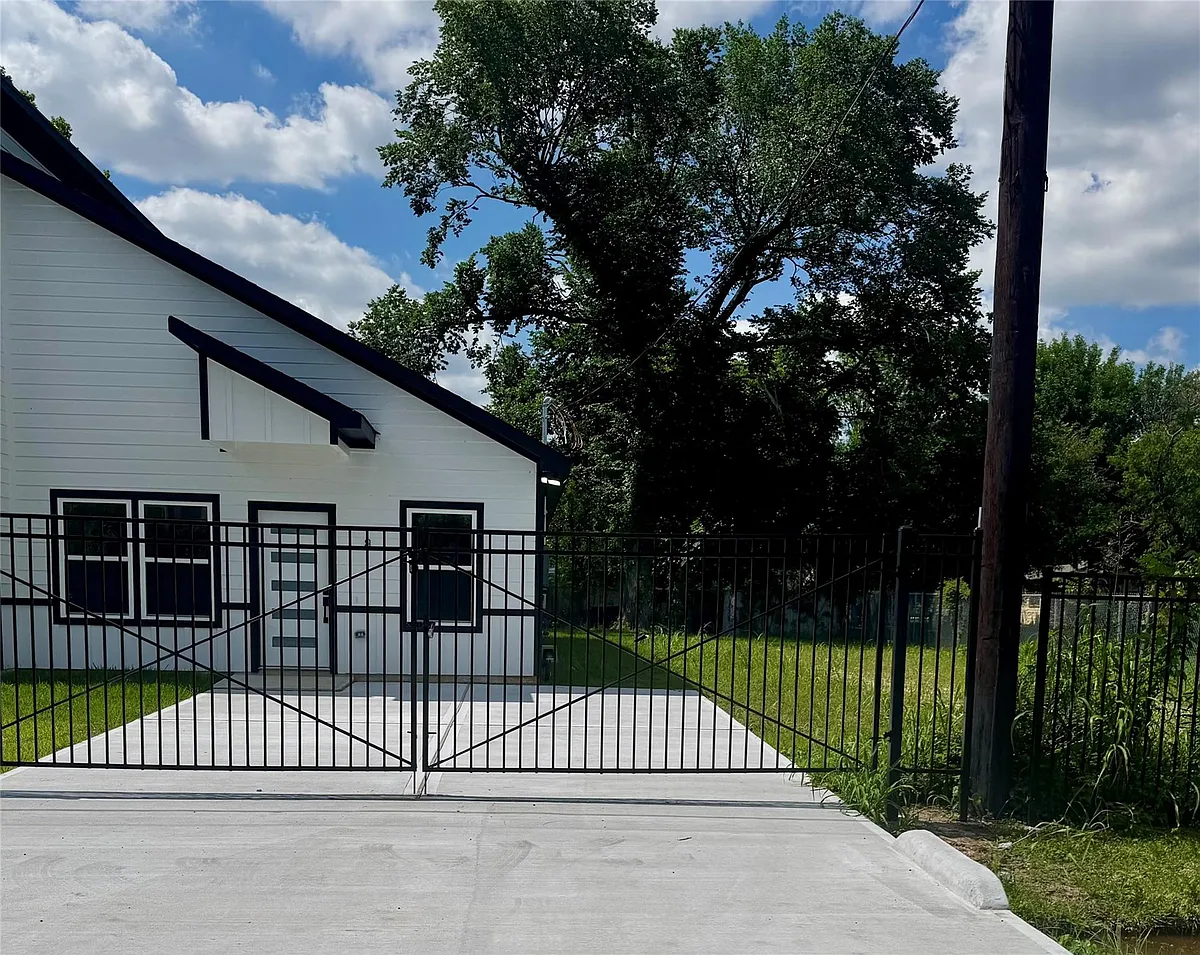 Building Photo - 5710 Delmack St #A