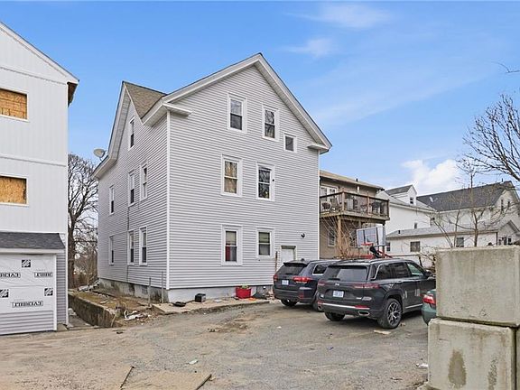2nd image of 880 Douglas Ave