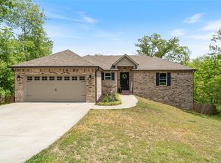 13 Shropshire Dr, Bella Vista, AR 72714