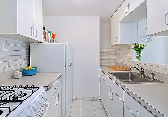 3rd image of 199 Gates Ave APT 1