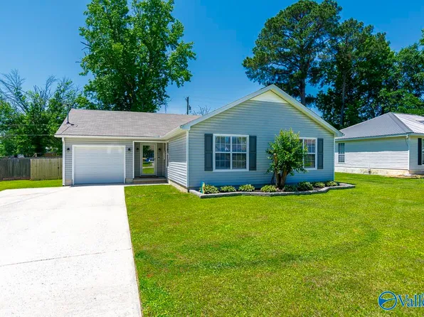 1501 Elizabeth Dr SW, Hartselle, AL 35640