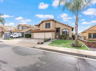 41704 Valor Dr, Murrieta, CA 92562