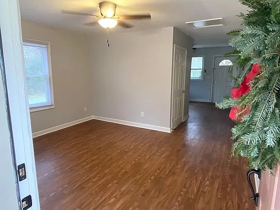 3rd image of 117 Kyle St