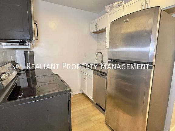 4th image of 139 E Clifton Ave #139E300