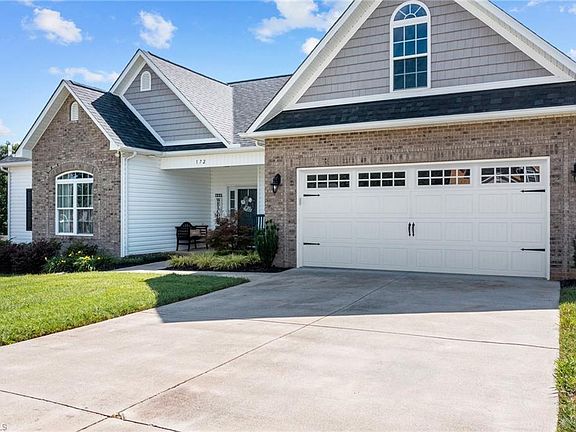 3rd image of 172 Wedgefield Dr