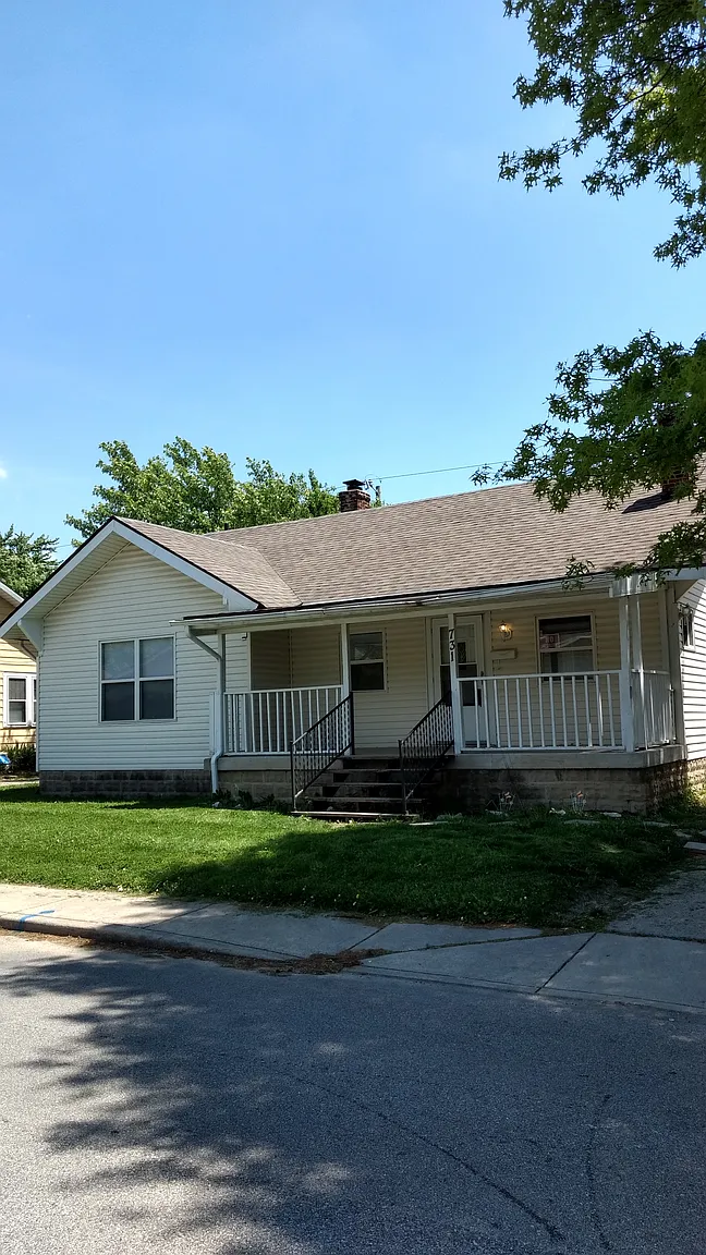 731 Carlyle Pl photo 1