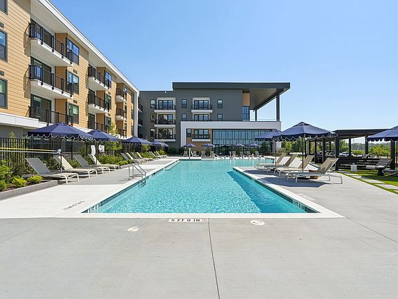 2nd image of 4362 Watermark Dr #111