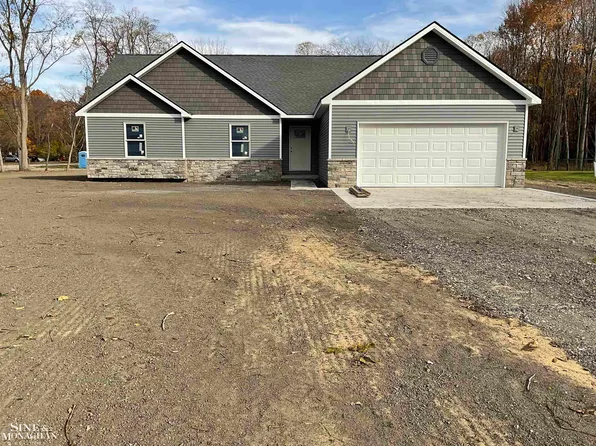 8755 Stone Rd, Algonac, MI 48001