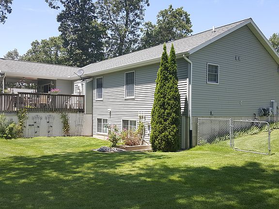 3rd image of 2581 Hiawatha Trl
