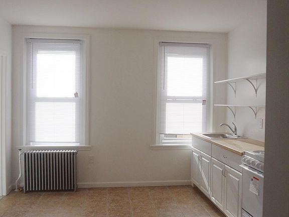 5th image of 46 Montgomery Ave #B