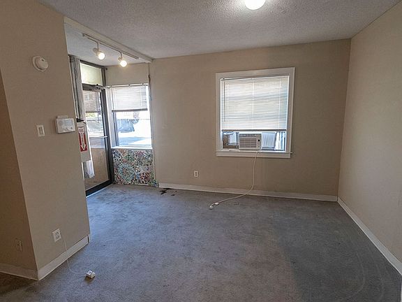 4th image of 1110 E Broadway Suite B