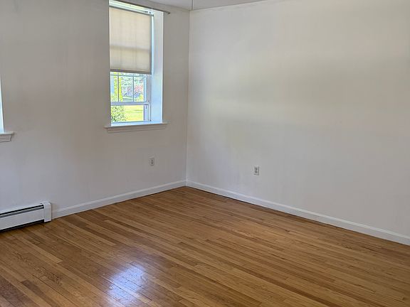 4th image of 17 Clark St #C