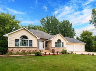 637 Keller Pkwy, Little Canada, MN 55117