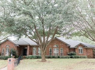 9004 Ridge Point Dr, Woodway, TX 76712