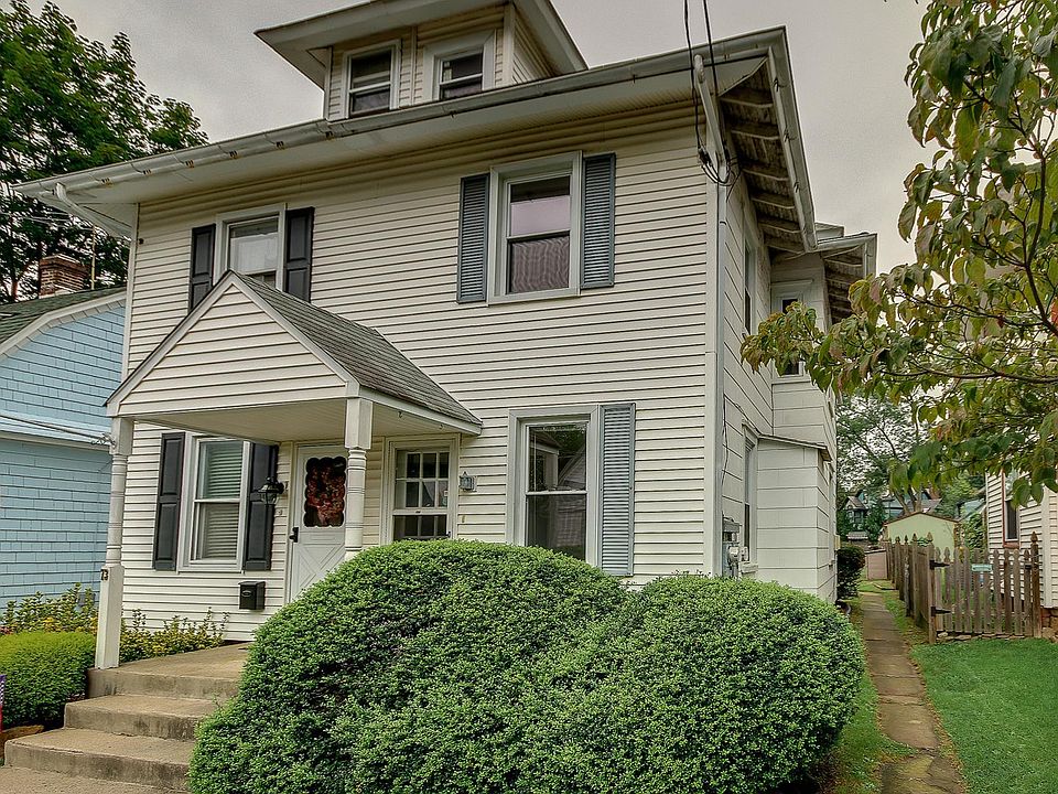 twin home, apartment on 2nd floor