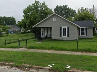 32 Peachtree St, Clinton, SC 29325