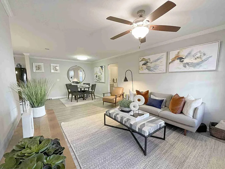 The Aventine Greenville Apartment Homes — Photo 14