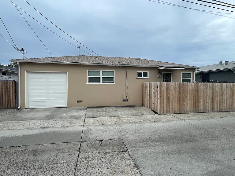 6740 Amherst St — Photo 5